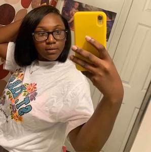 Meet your Posher, Zania